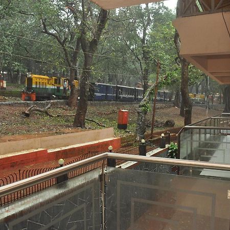 Hunjar House Hotel Panvel Exterior foto